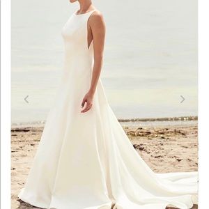 Beautiful Designer Wedding Dress and Veil